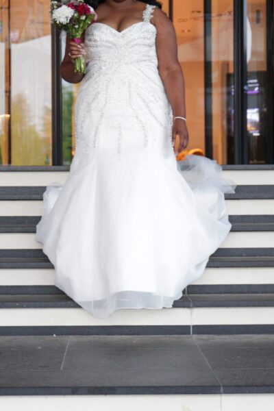 Ivoor/zilvere trouwjurk